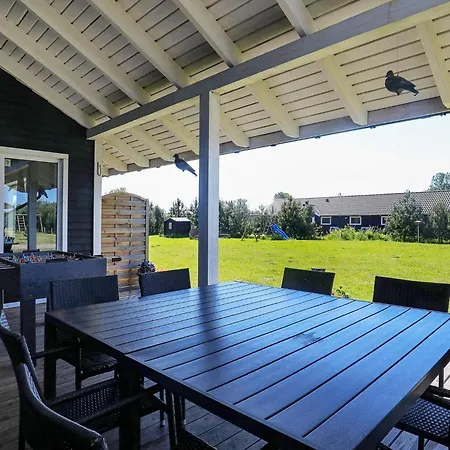 11 Person In Vaeggerlose-by Traum *