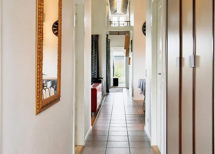 11 Person In Vaeggerlose-by Traum *